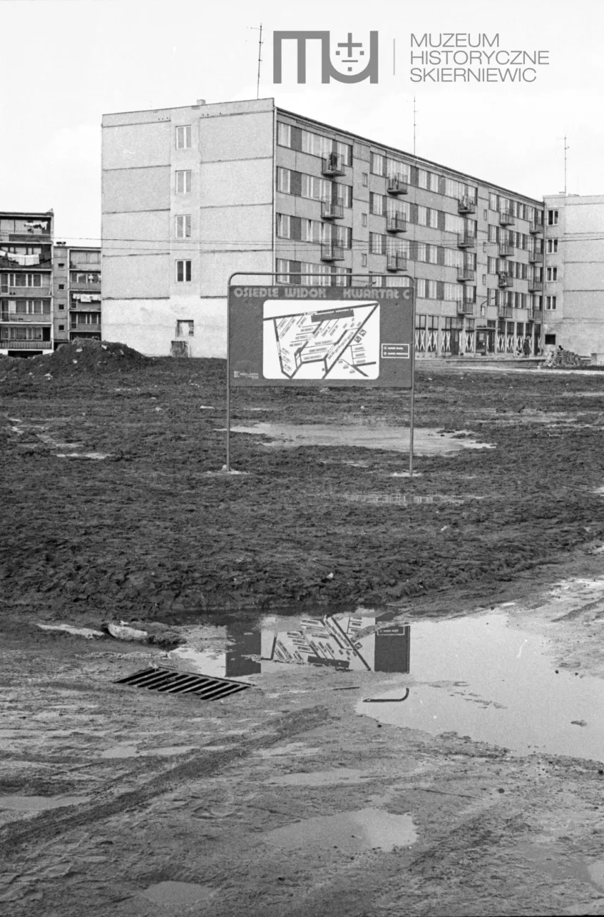 25 zdjęć największego osiedla w Skierniewicach z lat 80. – tak wyglądało życie w morzu błota i betonu! 36 9c081c93 3ec7 4ac6 ab22 32d33d0501ad preview 1100x0