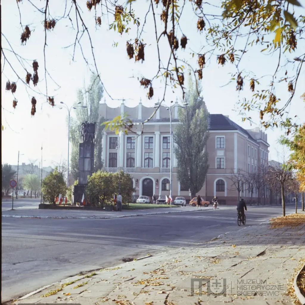 Skierniewice w latach 80. – Niezwykłe fotografie miasta sprzed lat 38 b1649398 bdf5 4551 8ef3 4a5d0db9d4b2 preview 1100x0