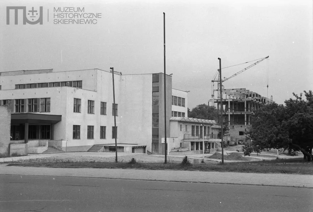 Skierniewice w latach 80. – Niezwykłe fotografie miasta sprzed lat 36 cf1e5a0a be3b 446e af4a 4688f9651224 preview 1100x0
