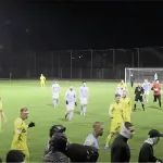 skandaliczne sceny w skierniewicach zamaskowani kibice przerwali mecz iii ligi 006 min min