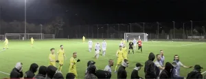 Skandaliczne sceny w Skierniewicach. Zamaskowani kibice przerwali mecz III ligi 12 skandaliczne sceny w skierniewicach zamaskowani kibice przerwali mecz iii ligi 006 min min