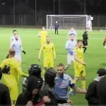 skandaliczne sceny w skierniewicach zamaskowani kibice przerwali mecz iii ligi 009 min min
