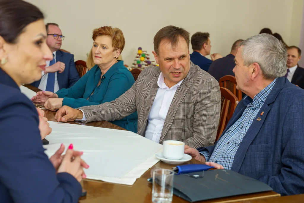 Historyczne spotkanie w Starostwie Powiatowym w Skierniewicach – po raz pierwszy na takim szczeblu debatowano o bezpieczeństwie i rozwoju regionu 39 dsc06306