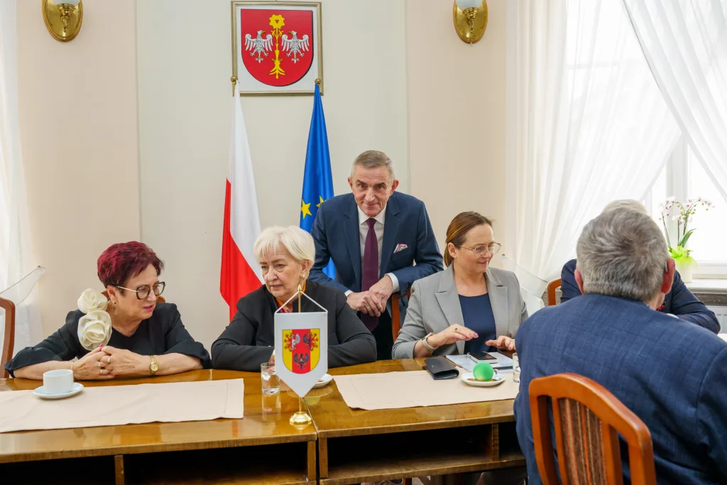 Historyczne spotkanie w Starostwie Powiatowym w Skierniewicach – po raz pierwszy na takim szczeblu debatowano o bezpieczeństwie i rozwoju regionu 38 dsc06308