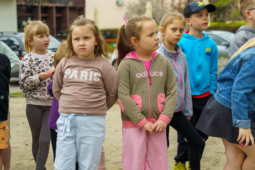 sadzenie drzew w skierniewicach z okazji miedzynarodowego dnia ziemi 18 z 48