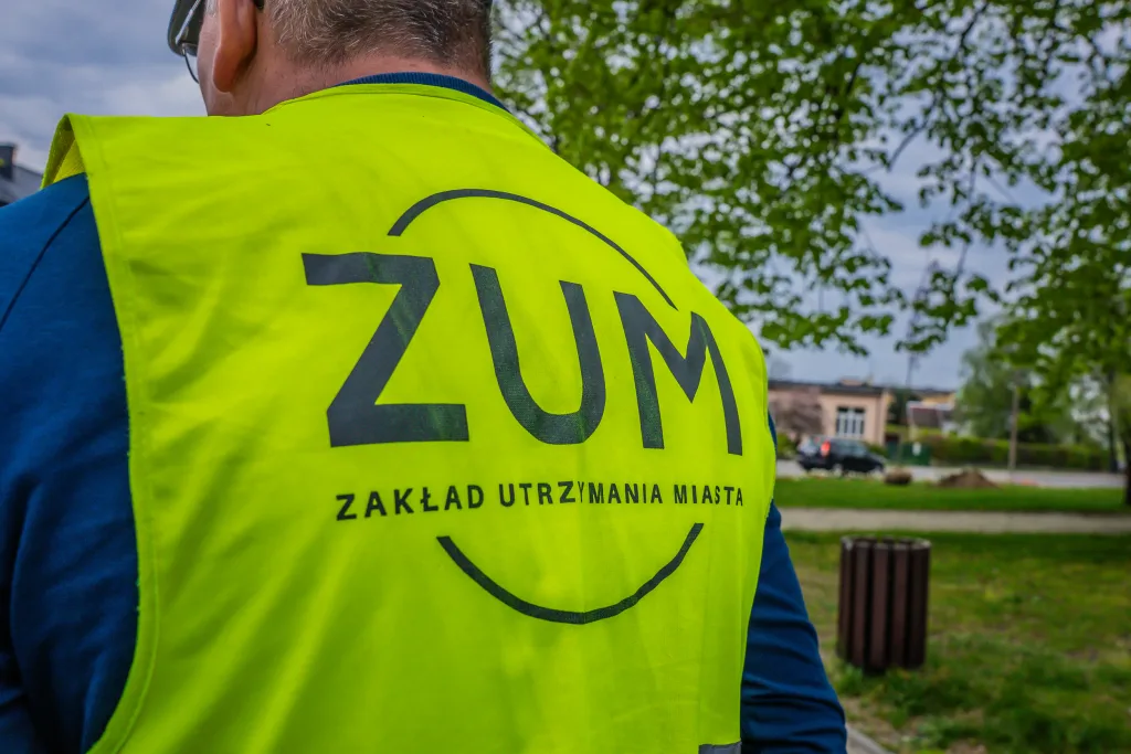 Sadzenie drzew w Skierniewicach z okazji Międzynarodowego Dnia Ziemi 36 sadzenie drzew w skierniewicach z okazji miedzynarodowego dnia ziemi 33 z 48