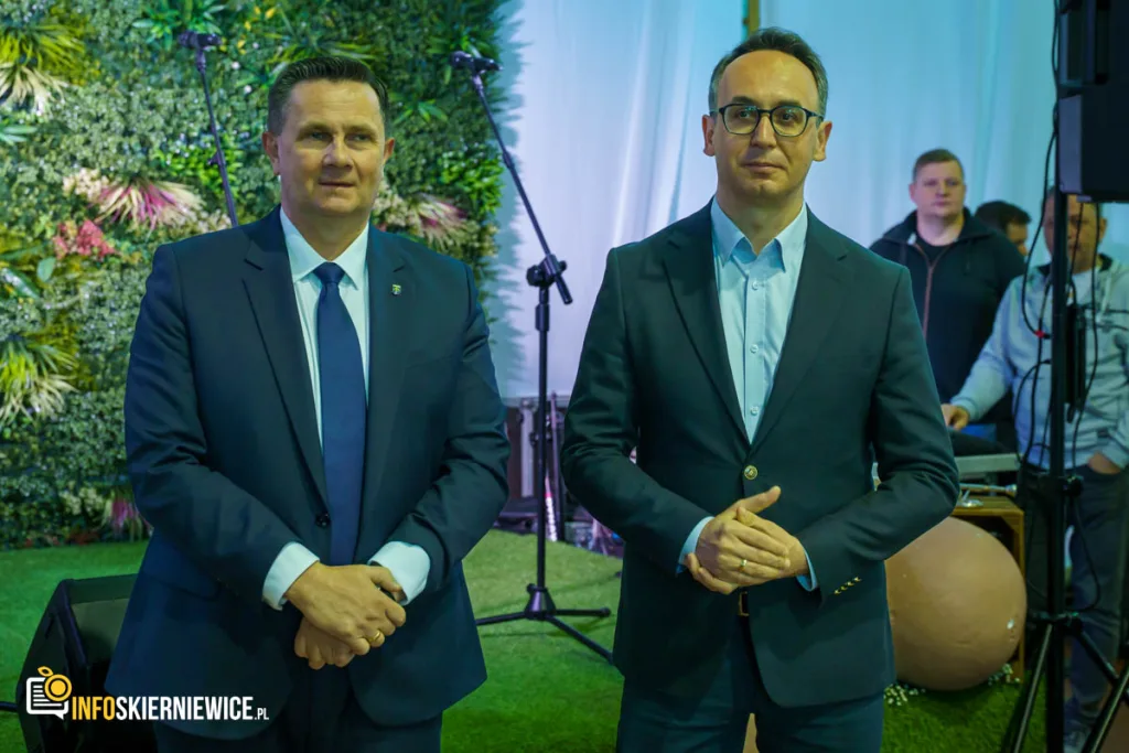 tlumy na pierwszym wielkanocnym spotkaniu mieszkancow skierniewic 25 z 76
