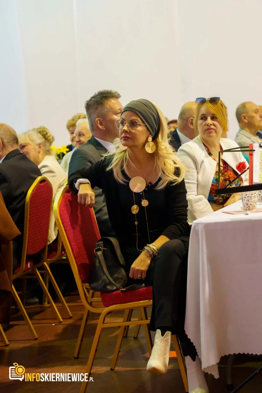 tlumy na pierwszym wielkanocnym spotkaniu mieszkancow skierniewic 39 z 76