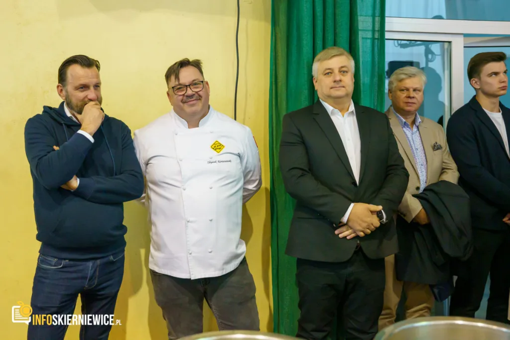 tlumy na pierwszym wielkanocnym spotkaniu mieszkancow skierniewic 40 z 76