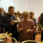 tlumy na pierwszym wielkanocnym spotkaniu mieszkancow skierniewic 69 z 76