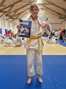 udany start judokow judo teamu na lidze szkolnej dzieci w lodzi5