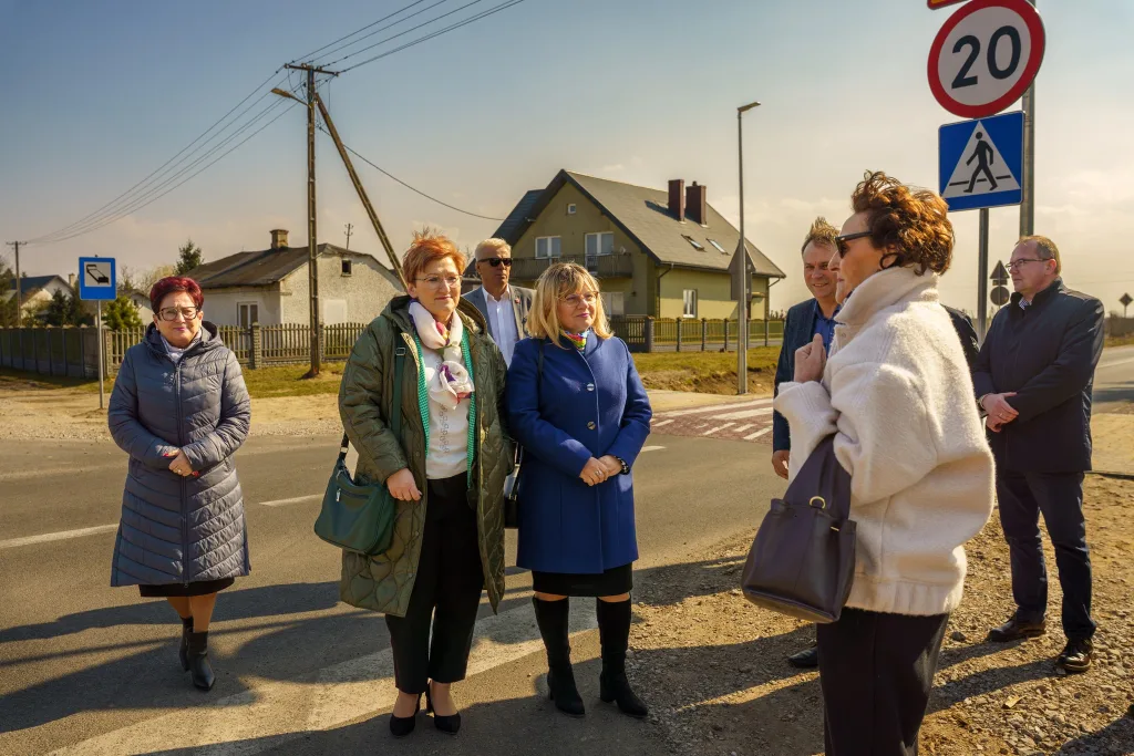 wicewojewoda lodzki docenil inwestycje w powiecie skierniewickim 12
