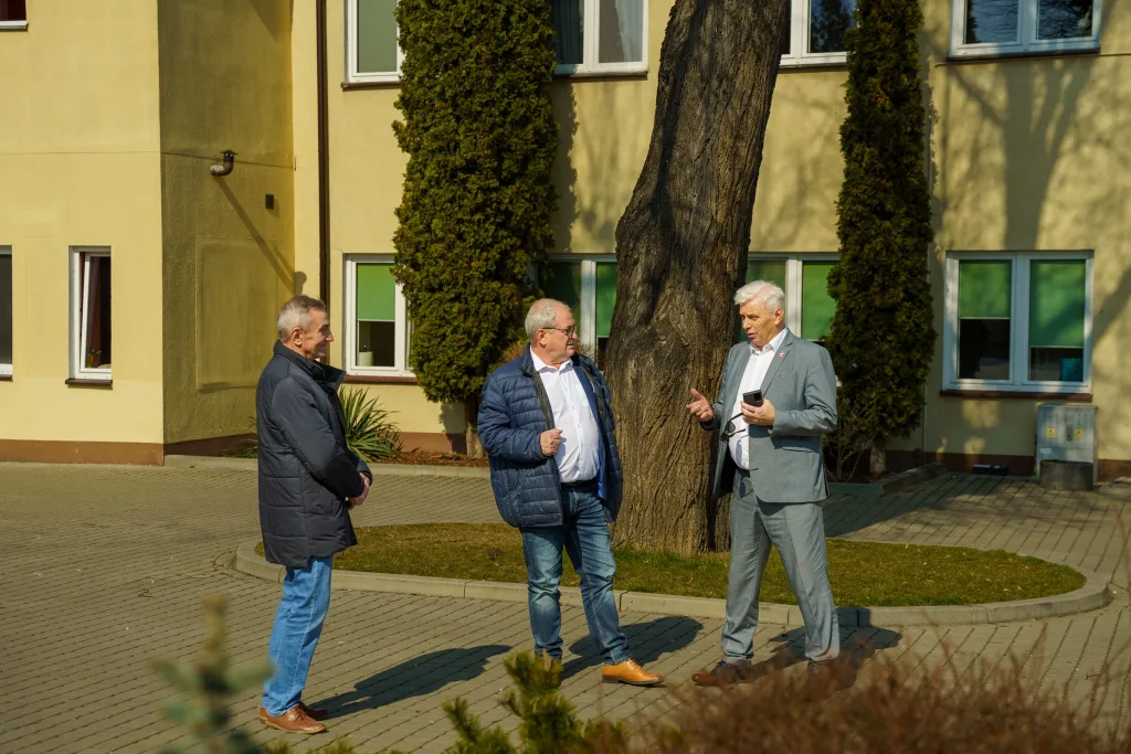 Wicewojewoda Łódzki Docenił Inwestycje w Powiecie Skierniewickim 33 wicewojewoda lodzki docenil inwestycje w powiecie skierniewickim 7
