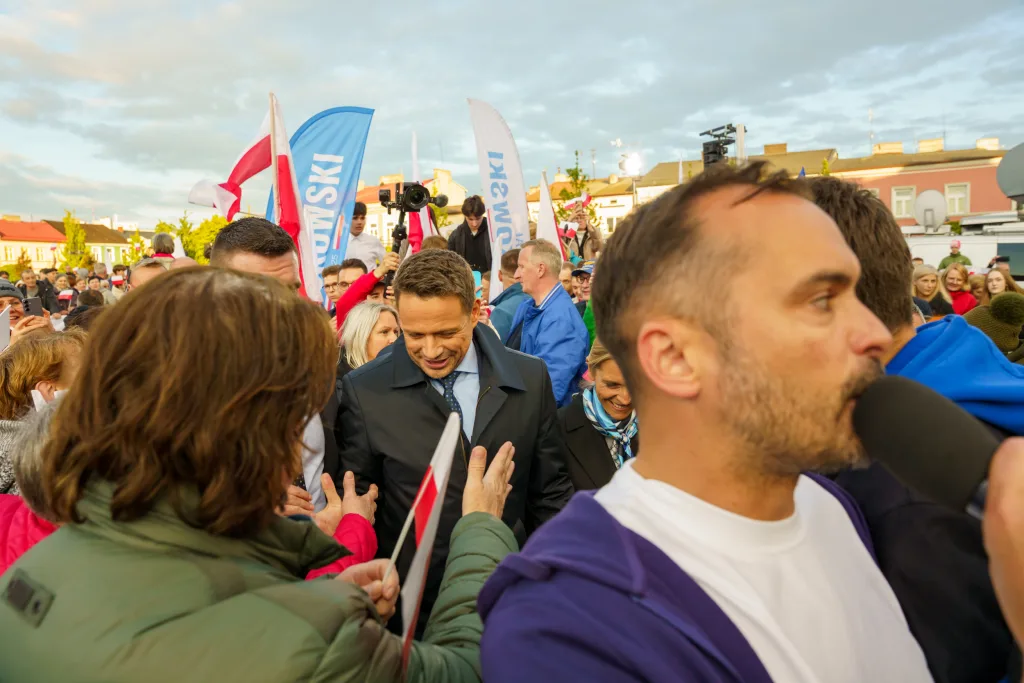 afal trzaskowski w skierniewicach przed cisza wyborcza wiec wyborczy i apel o mobilizacje 102 z 105