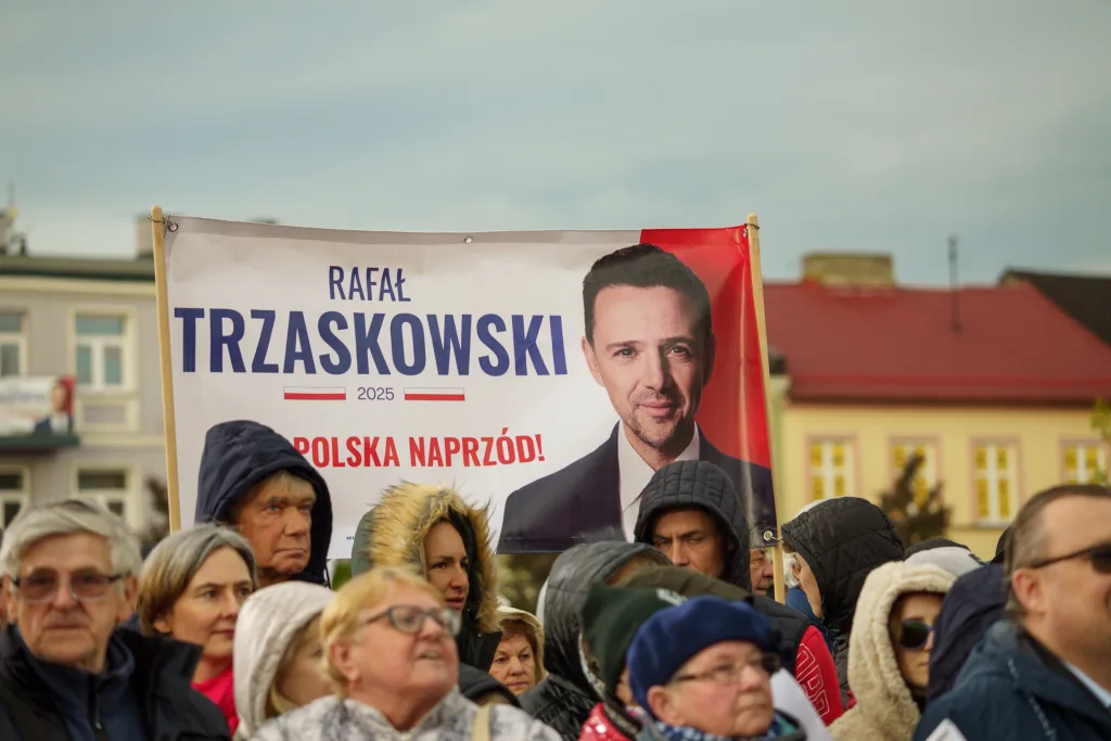 Rafał Trzaskowski w Skierniewicach przed ciszą wyborczą – wiec wyborczy i apel o mobilizację 37 afal trzaskowski w skierniewicach przed cisza wyborcza wiec wyborczy i apel o mobilizacje 16 z 105