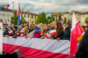 afal trzaskowski w skierniewicach przed cisza wyborcza wiec wyborczy i apel o mobilizacje 3 z 105