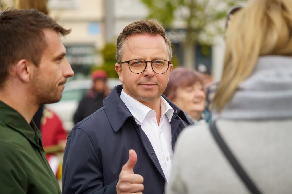 afal trzaskowski w skierniewicach przed cisza wyborcza wiec wyborczy i apel o mobilizacje 30 z 105