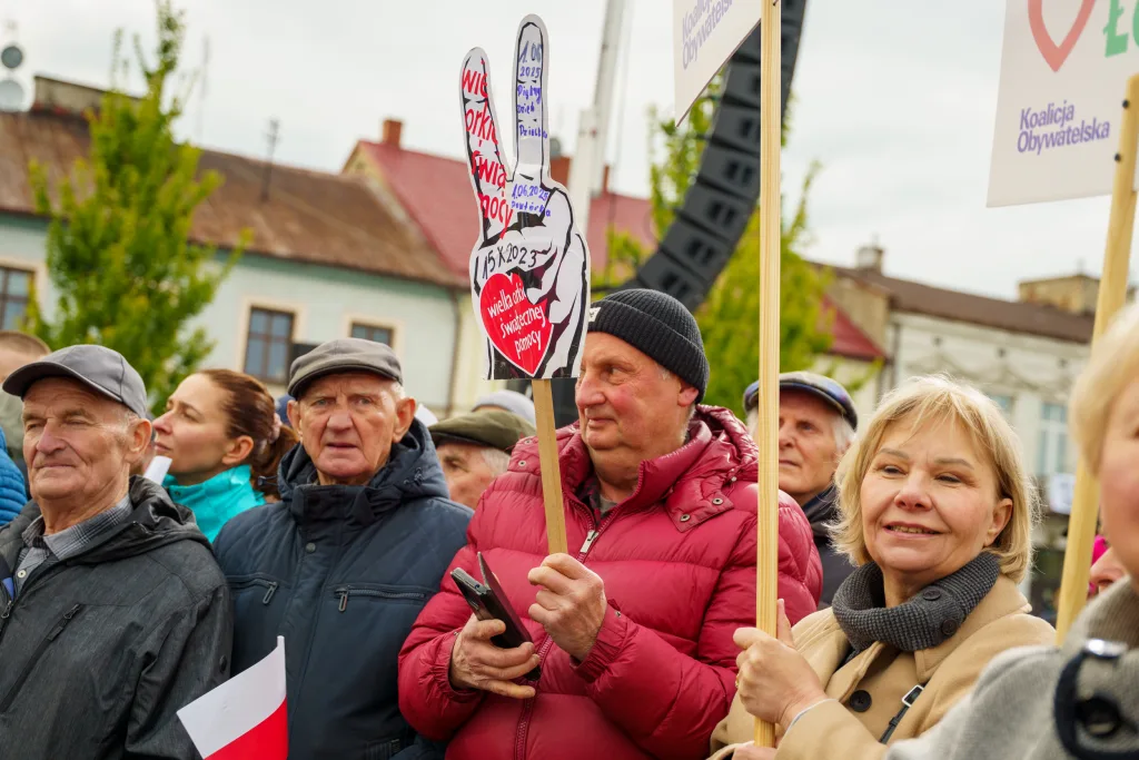 afal trzaskowski w skierniewicach przed cisza wyborcza wiec wyborczy i apel o mobilizacje 45 z 105