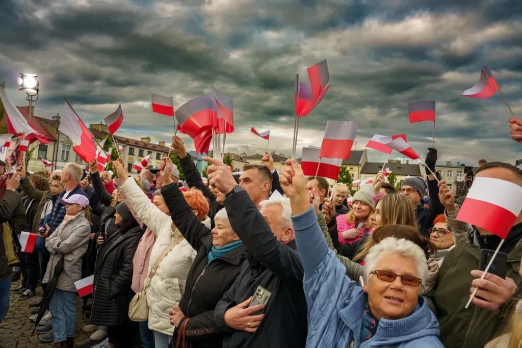 afal trzaskowski w skierniewicach przed cisza wyborcza wiec wyborczy i apel o mobilizacje 50 z 105