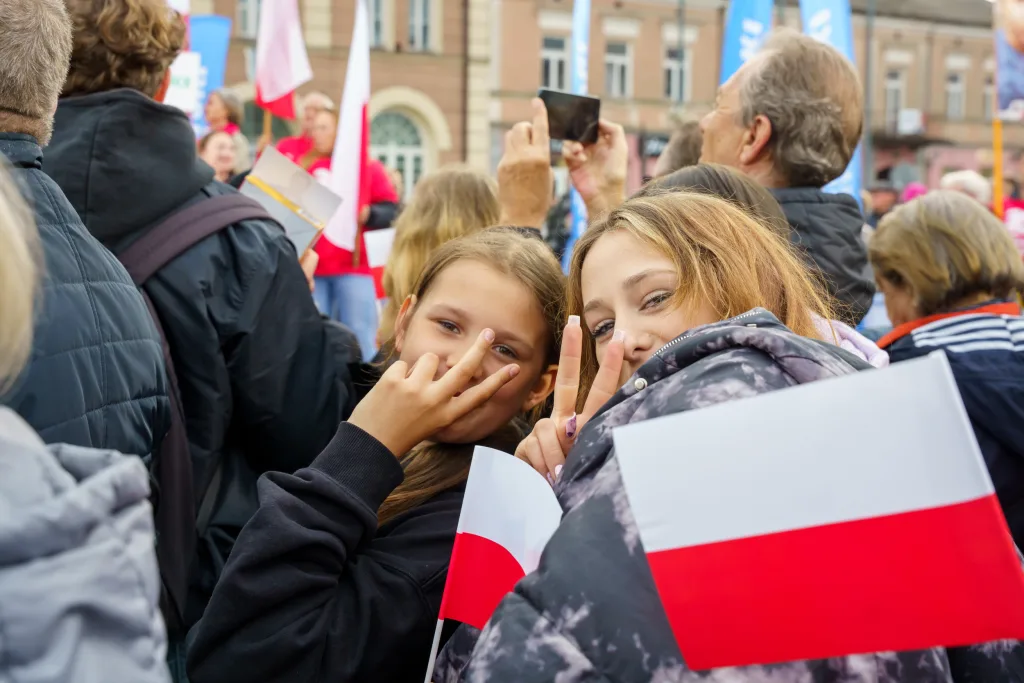 afal trzaskowski w skierniewicach przed cisza wyborcza wiec wyborczy i apel o mobilizacje 51 z 105