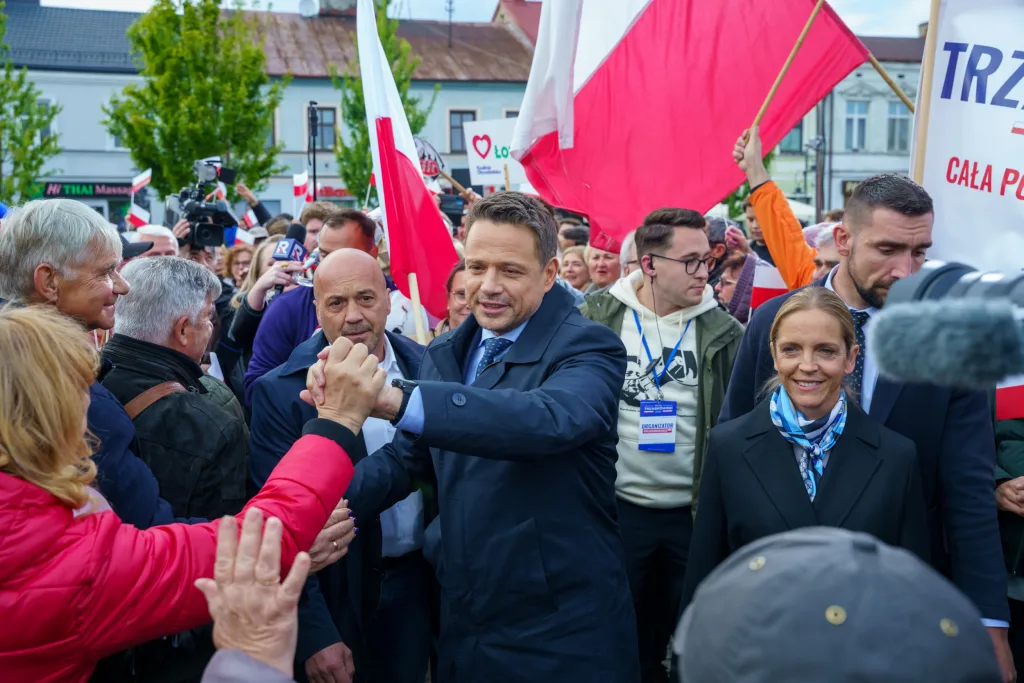 afal trzaskowski w skierniewicach przed cisza wyborcza wiec wyborczy i apel o mobilizacje 56 z 105