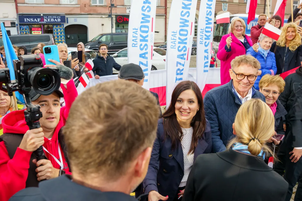 afal trzaskowski w skierniewicach przed cisza wyborcza wiec wyborczy i apel o mobilizacje 63 z 105