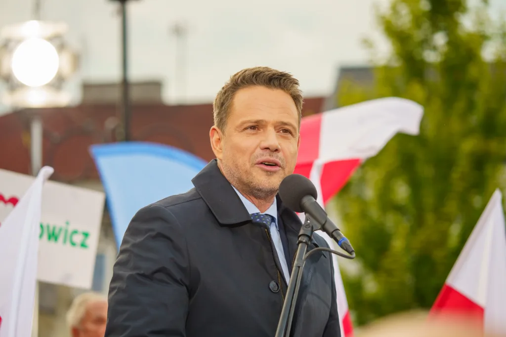 afal trzaskowski w skierniewicach przed cisza wyborcza wiec wyborczy i apel o mobilizacje 69 z 105