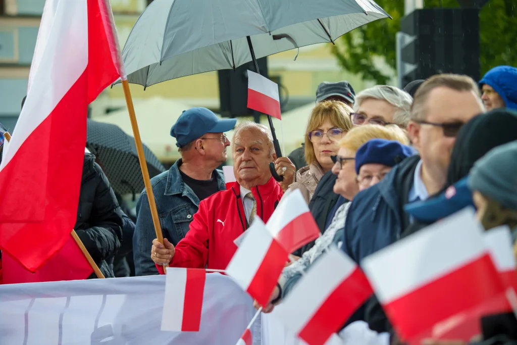 afal trzaskowski w skierniewicach przed cisza wyborcza wiec wyborczy i apel o mobilizacje 7 z 105