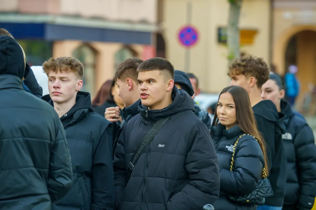 afal trzaskowski w skierniewicach przed cisza wyborcza wiec wyborczy i apel o mobilizacje 79 z 105