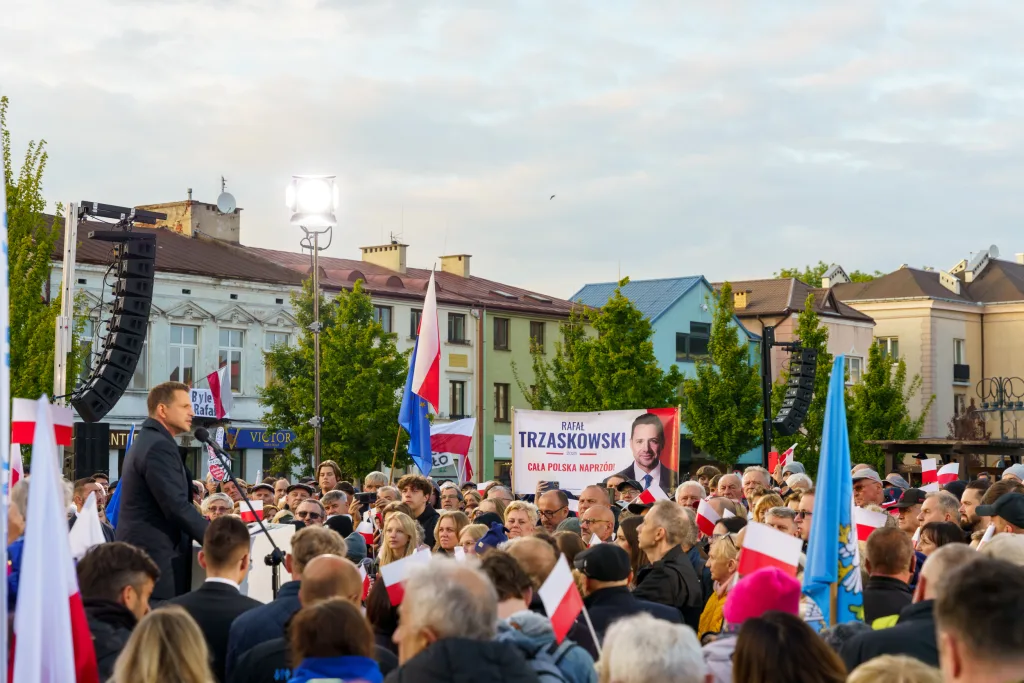 afal trzaskowski w skierniewicach przed cisza wyborcza wiec wyborczy i apel o mobilizacje 92 z 105