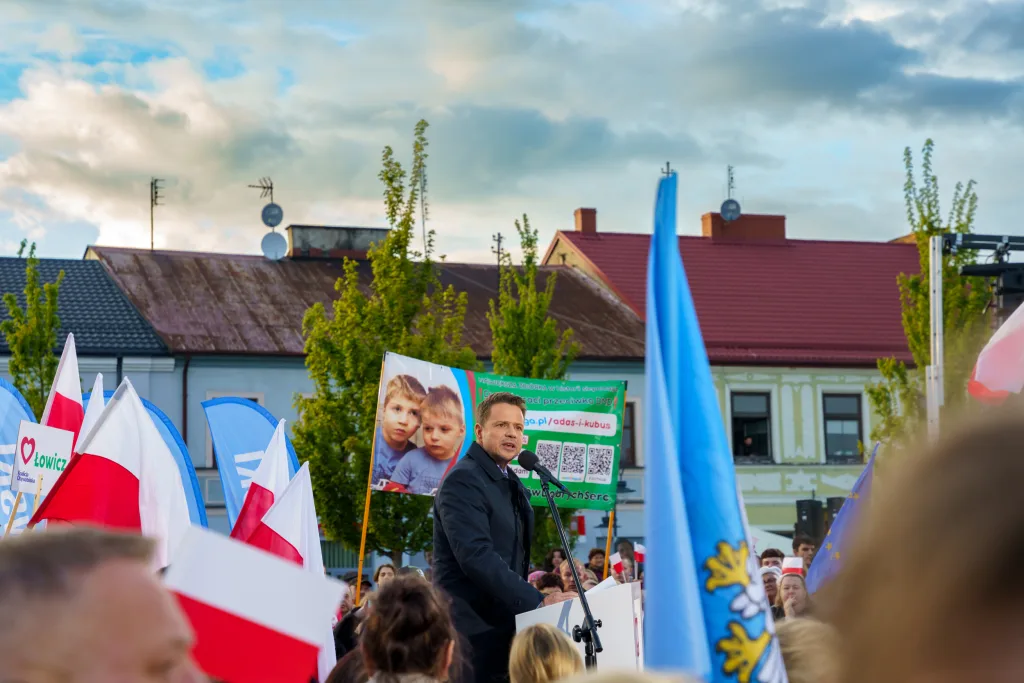 afal trzaskowski w skierniewicach przed cisza wyborcza wiec wyborczy i apel o mobilizacje 93 z 105