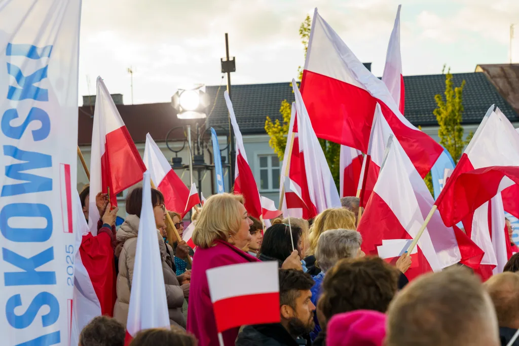 afal trzaskowski w skierniewicach przed cisza wyborcza wiec wyborczy i apel o mobilizacje 94 z 105