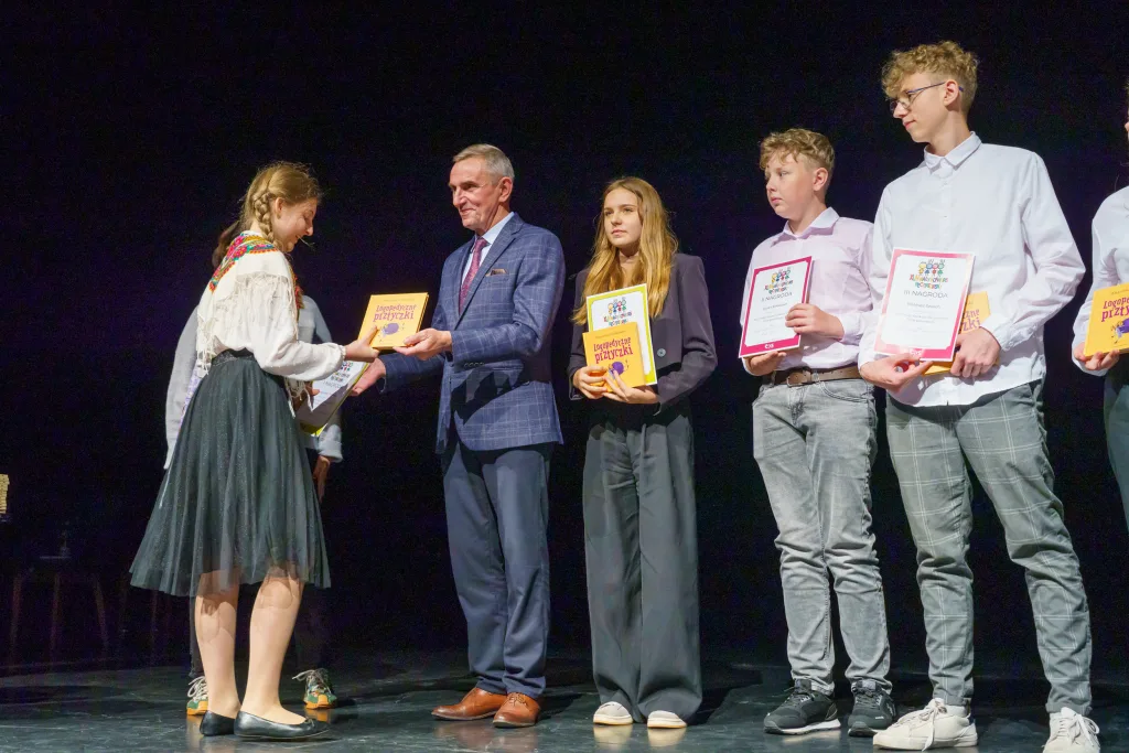 final powiatowy xliv malego konkursu recytatorskiego 33 z 38