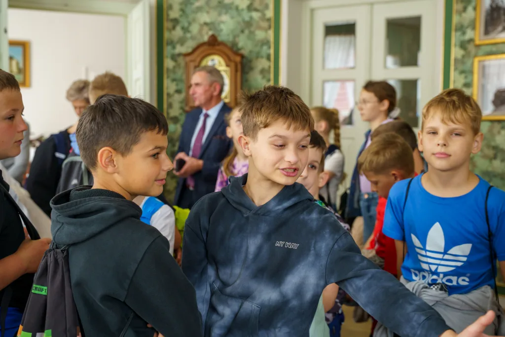 Młodzi uczniowie z Michowic odwiedzili Starostwo Powiatowe w Skierniewicach 38 spotkanie w starostwie szkola podstawowa 16 z 34