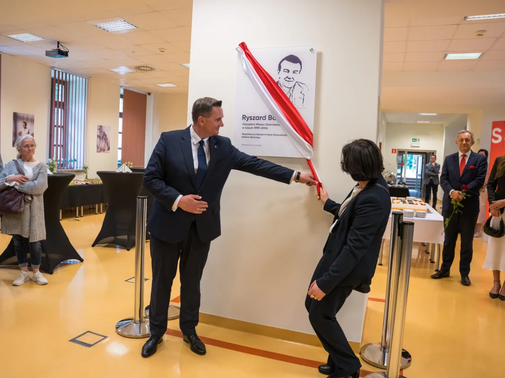 Akademia Nauk Stosowanych Stefana Batorego w Skierniewicach świętuje 20-lecie działalności 34 20 lat akademia nauk stosowanych stefana batorego 80 z 91