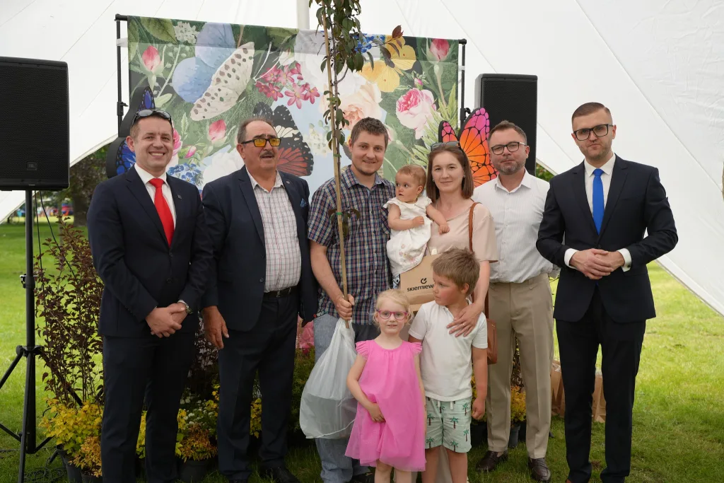 drzewko zycia dla najmlodszych mieszkancow skierniewic 1540595253944303