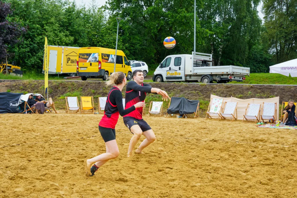Turniej siatkówki plażowej Skierniewice 2025: miksty walczyły mimo deszczu 36 dsc09290