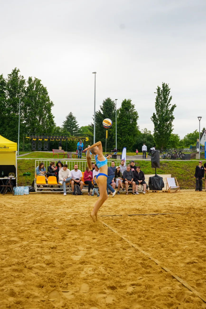 Turniej siatkówki plażowej Skierniewice 2025: miksty walczyły mimo deszczu 37 dsc09329