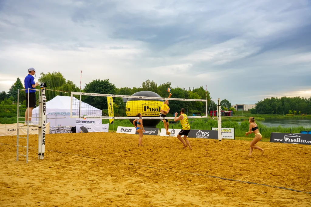 Turniej siatkówki plażowej Skierniewice 2025: miksty walczyły mimo deszczu 37 dsc09375