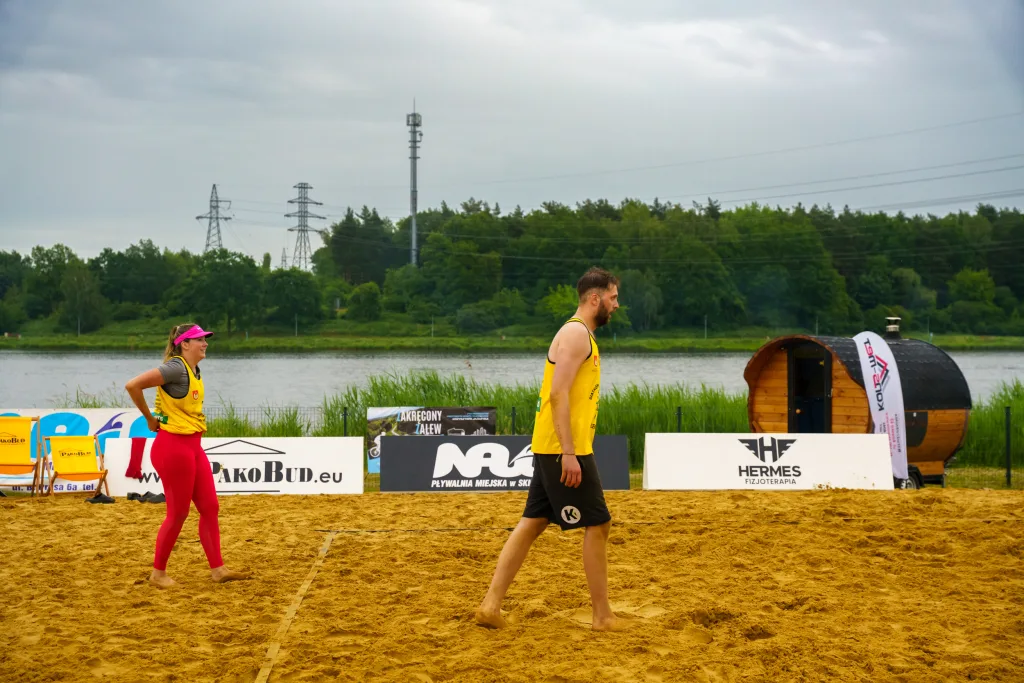 Turniej siatkówki plażowej Skierniewice 2025: miksty walczyły mimo deszczu 37 dsc09378