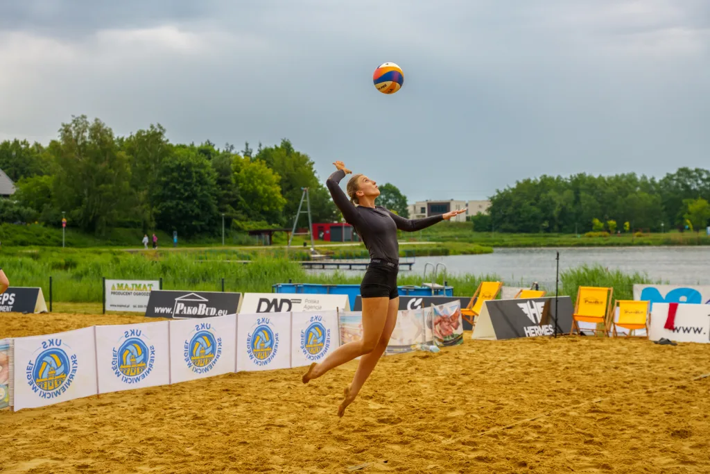 Turniej siatkówki plażowej Skierniewice 2025: miksty walczyły mimo deszczu 37 dsc09414