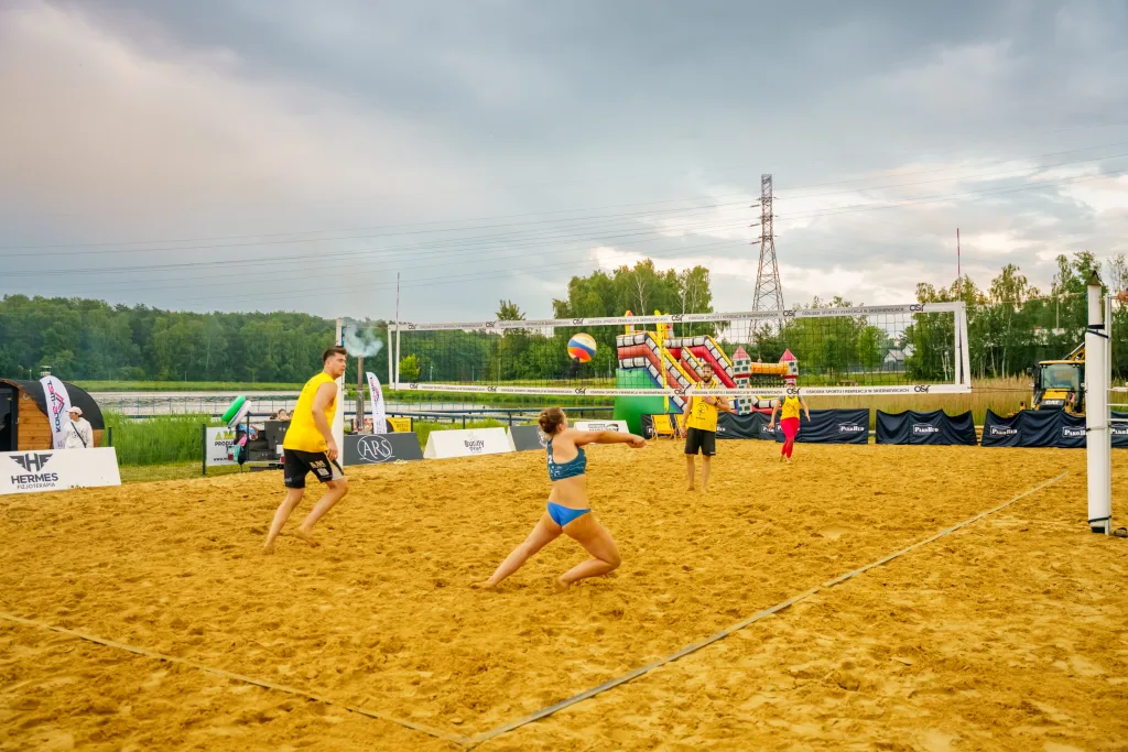 Turniej siatkówki plażowej Skierniewice 2025: miksty walczyły mimo deszczu 38 dsc09503