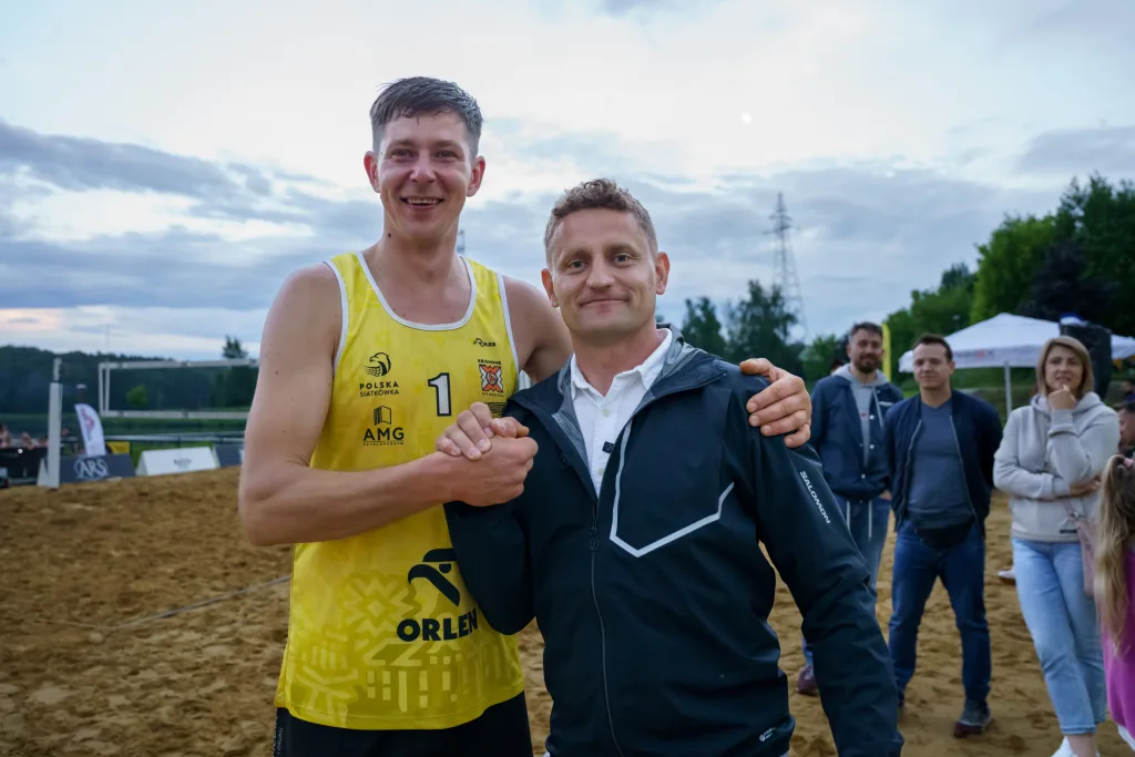 Turniej siatkówki plażowej Skierniewice 2025: miksty walczyły mimo deszczu 38 dsc09560