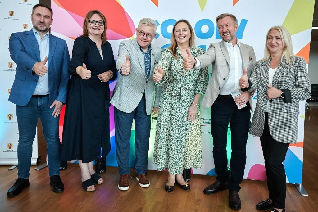 Łódzkie dla Ciebie: Wsparcie dla seniorów, młodych naukowców i turystyki 12 kolory polski