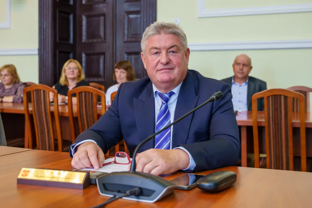Mirosław Belina i Zarząd Powiatu Skierniewickiego z jednogłośnym absolutorium za 2024 rok 34 miroslaw belina i zarzad powiatu skierniewickiego z jednoglosnym absolutorium za 2024 rok 10 z 44