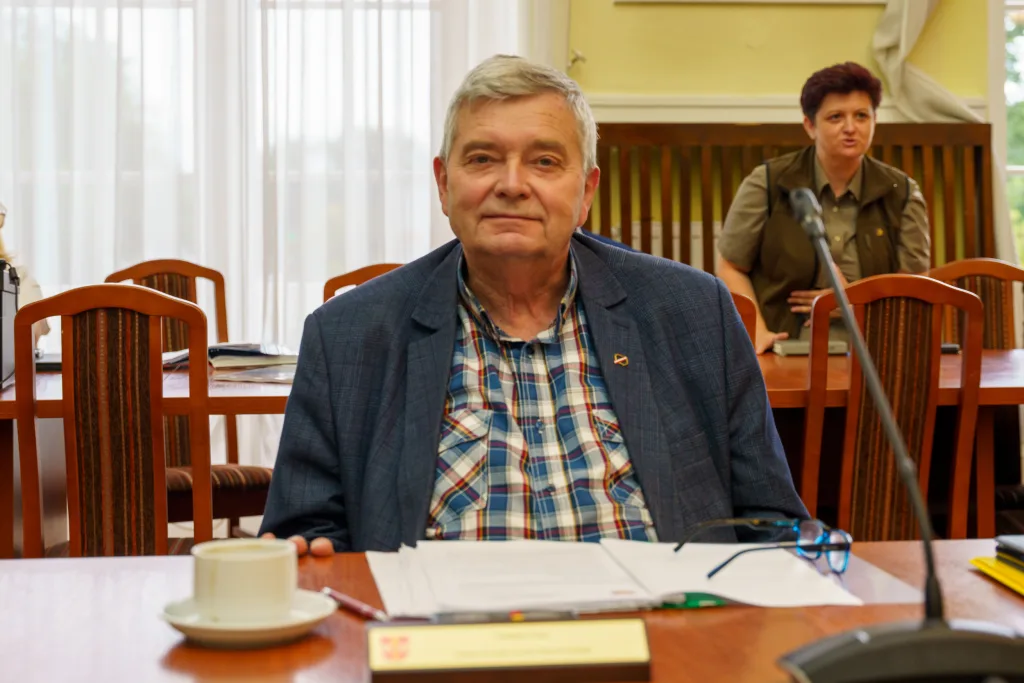 Mirosław Belina i Zarząd Powiatu Skierniewickiego z jednogłośnym absolutorium za 2024 rok 35 miroslaw belina i zarzad powiatu skierniewickiego z jednoglosnym absolutorium za 2024 rok 11 z 44