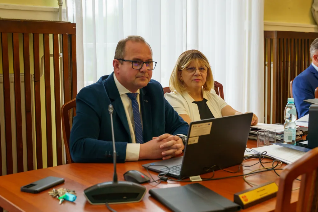 Mirosław Belina i Zarząd Powiatu Skierniewickiego z jednogłośnym absolutorium za 2024 rok 37 miroslaw belina i zarzad powiatu skierniewickiego z jednoglosnym absolutorium za 2024 rok 16 z 44