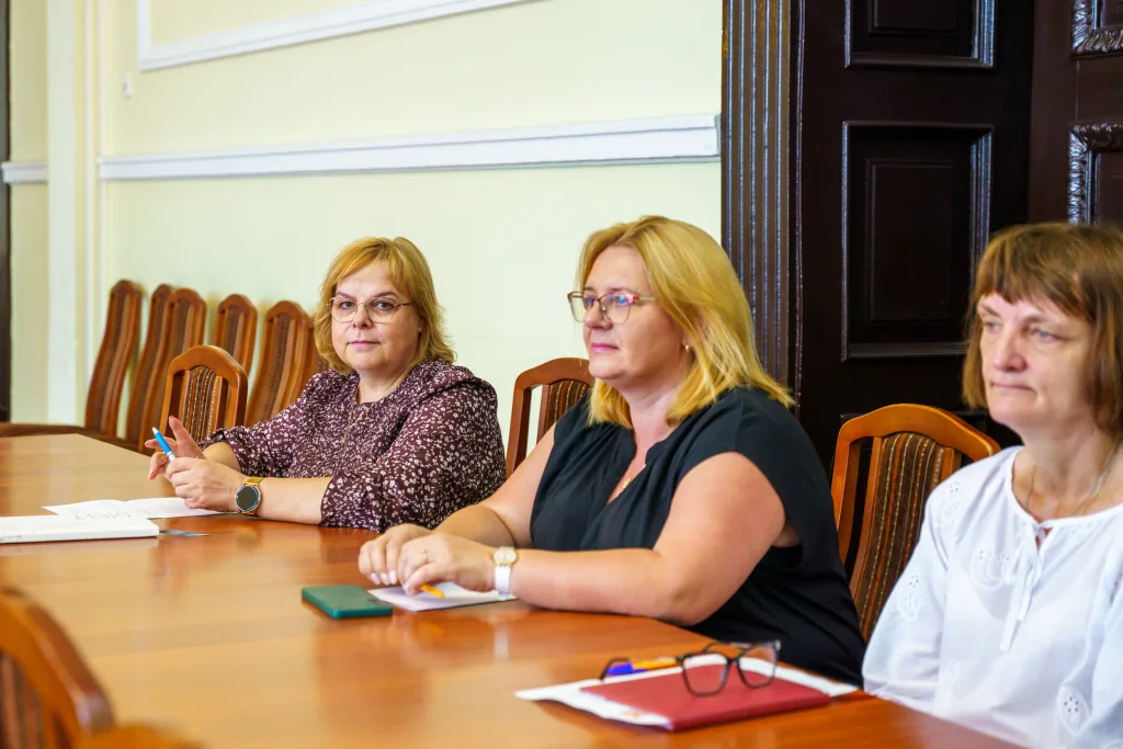 miroslaw belina i zarzad powiatu skierniewickiego z jednoglosnym absolutorium za 2024 rok 19 z 44