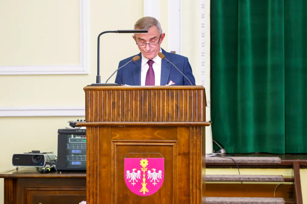 miroslaw belina i zarzad powiatu skierniewickiego z jednoglosnym absolutorium za 2024 rok 20 z 44