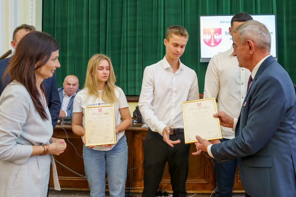 Mirosław Belina i Zarząd Powiatu Skierniewickiego z jednogłośnym absolutorium za 2024 rok 38 miroslaw belina i zarzad powiatu skierniewickiego z jednoglosnym absolutorium za 2024 rok 21 z 44